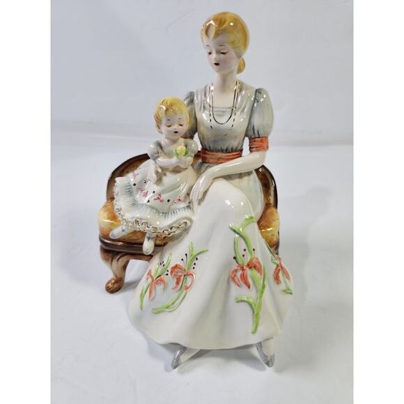 Josef Originals Collectibles Figurines Vintage Rare Mother Sitting With Child - Picture 2 of 9